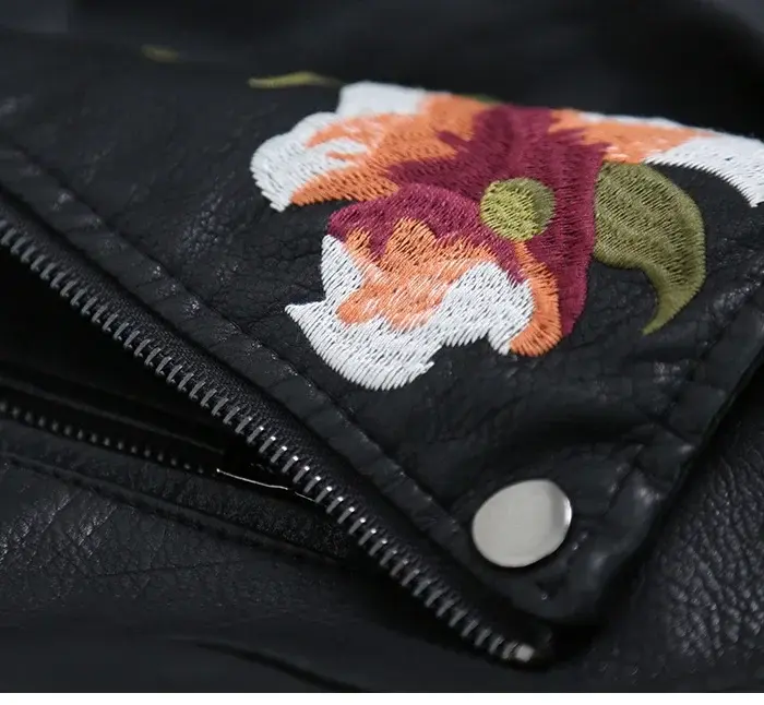 Женская мотоциклетная куртка с цветочной вышивкой, Черная байкерская куртка из искусственной кожи с карманами и заклепками, верхняя одежда в стиле панк на весну-осень и зиму