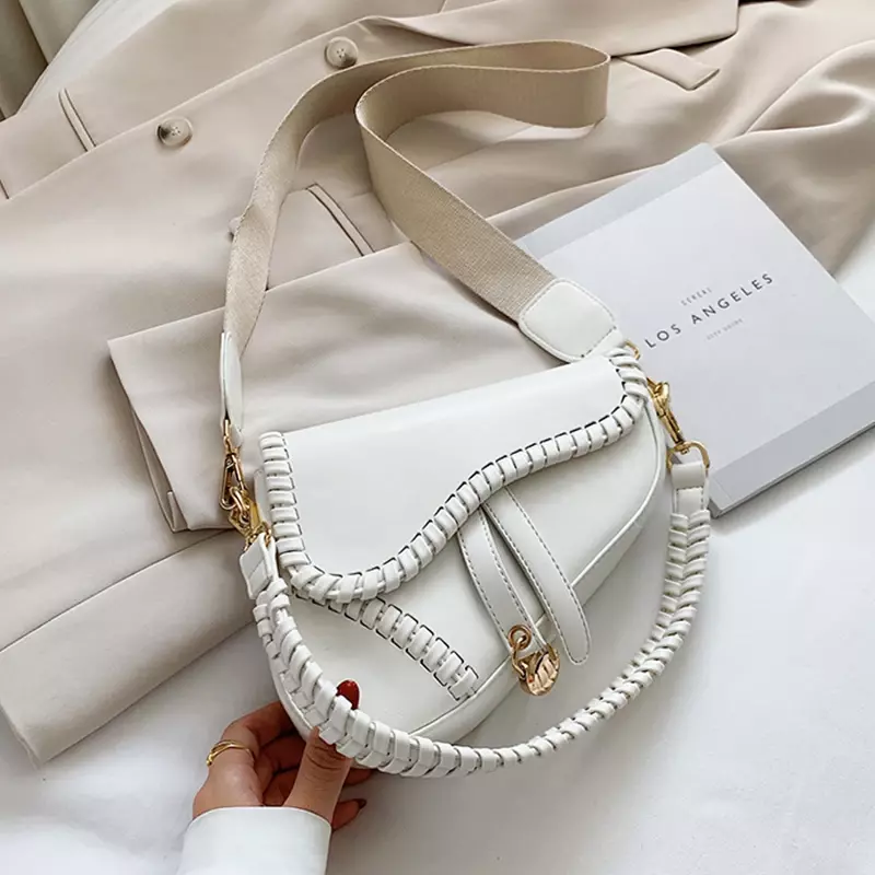 2024 Fashion Saddle Women Bag One Shoulder Handle Trend Casual Hasp Zipper PU materiale poliestere all'interno della borsa dell'ornamento della serratura