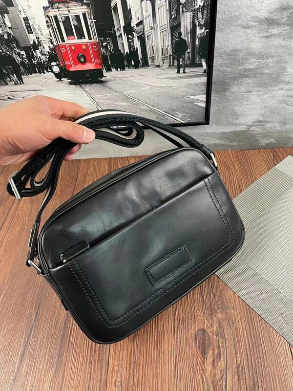 Fashion B Design Shoulder Bag Men's Casual Business Commuter Shoulder Bag Crossbody Bag Genuine Leather Quality Chest Bag