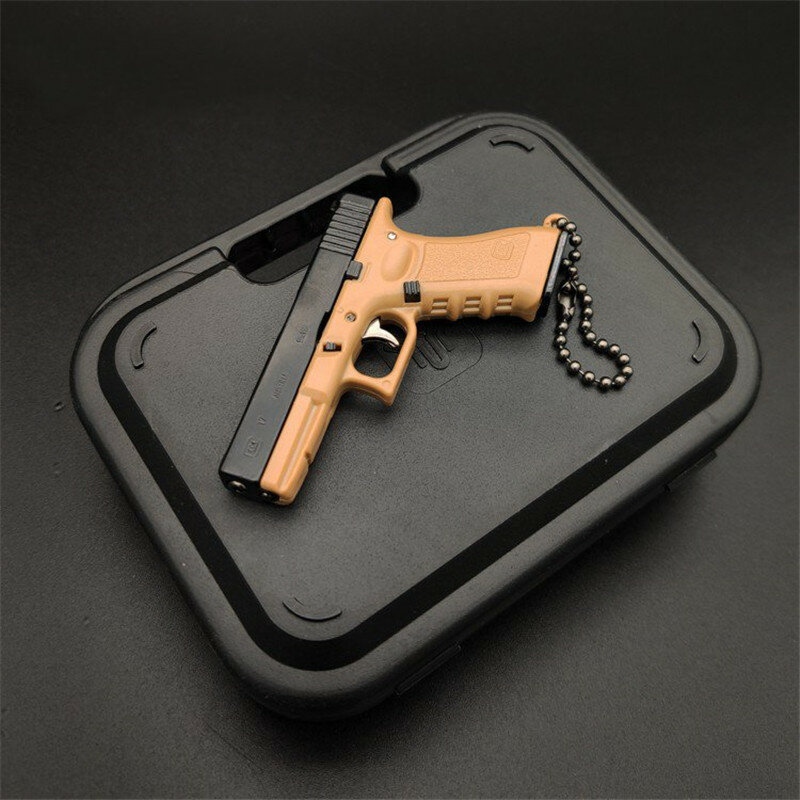 Miniatura liga pistola mala, modelo arma chaveiro, caixa plástica, 1:3