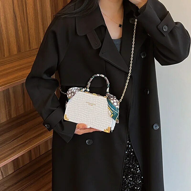Small for Women 2024 New Korean Style Versatile Messenger Fashion Handbag Casual Shoulder Box Bag