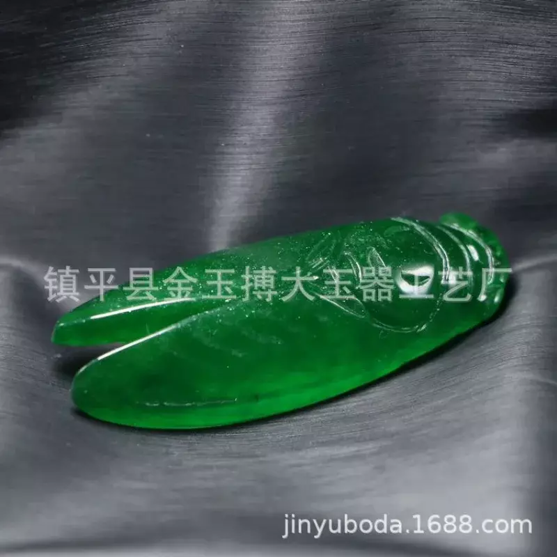 Bijoux pendentif Ice Green Cicada, faire un grand coup, vendre, diversifier