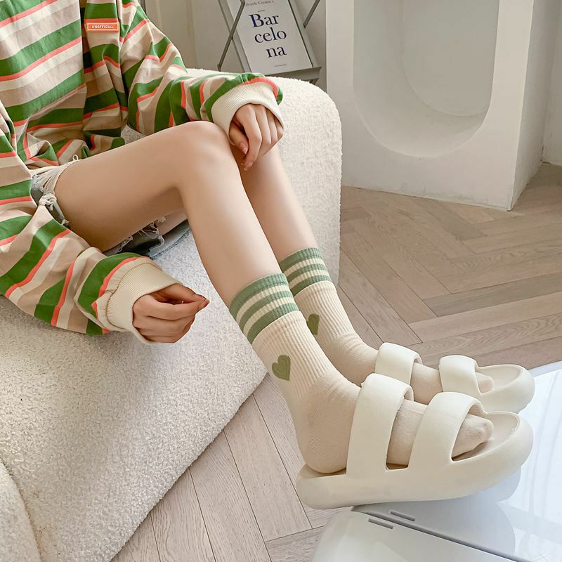 Moda feminina coração bordado meias confortáveis meias esportivas execução de fitness meias longas feminino penteado algodão streetwear casual meias