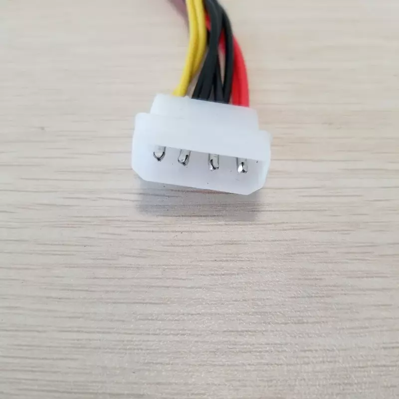 4-poliger bis 2x15-poliger Splitter-Sata-Netz kabel adapter für ata hdd