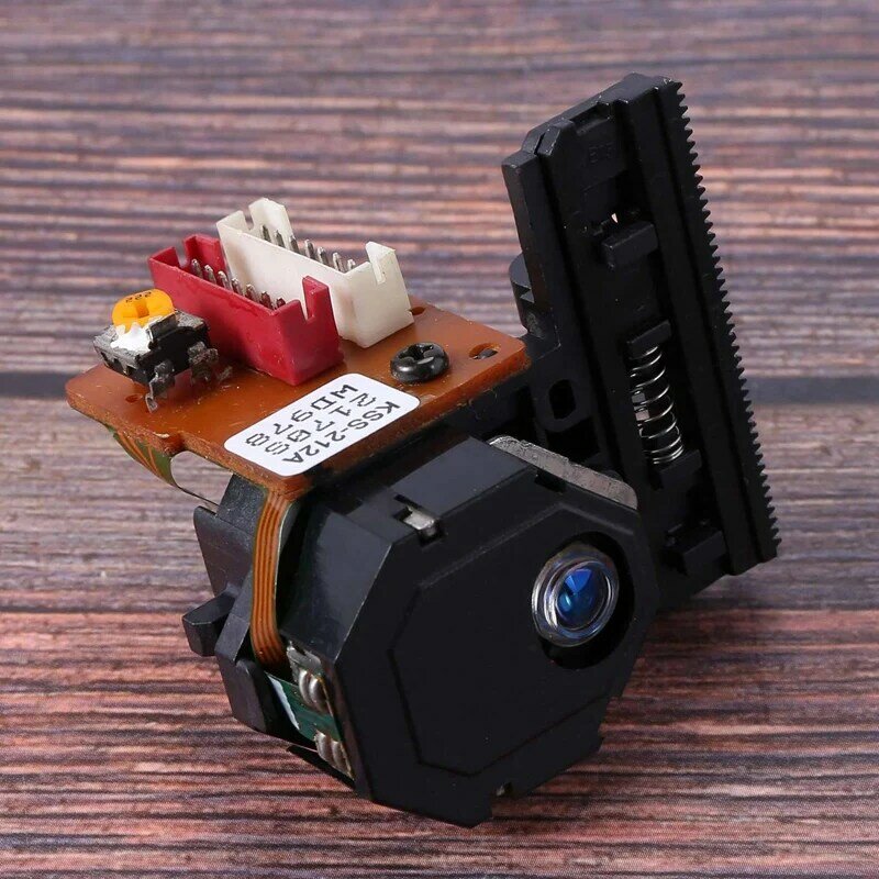 Фотоаппарат с лазерной головкой и оптическим приводом
