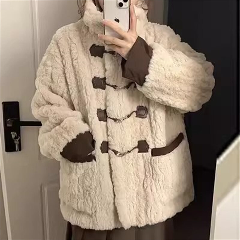 Mantel kasmir domba wanita baru musim gugur dan musim dingin 2023 tambahkan beludru empuk kecil wewangian pakaian luar mantel Mao Mao kelas tinggi