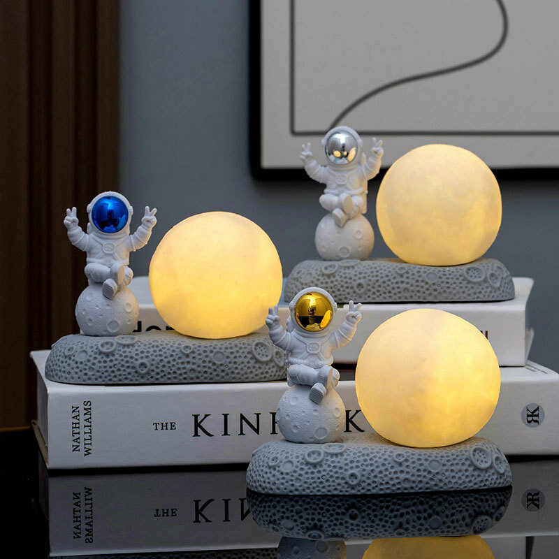 Kreative Geburtstags geschenk Astronaut Mondlicht kleine Nachtlicht Astronauten Lampe Ornamente Zimmer Nachttisch Top Layout Dekoration