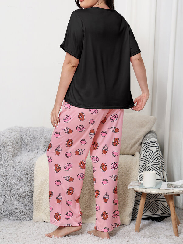 Conjunto de pijama de talla grande, se puede usar tanto para el hogar como para uso informal. Conjunto informal hecho de material de seda de leche, pantalones largos de manga corta