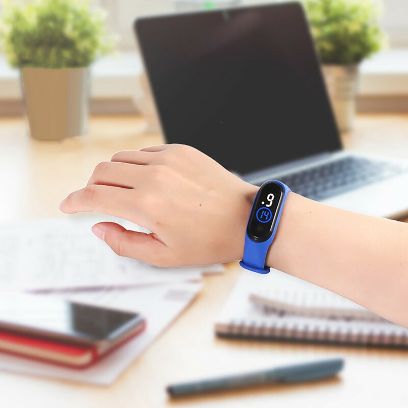 LED Color Screen Fitness relógio de pulso para homens e mulheres, Smart Sport Pulseira, relógio de silicone, relógio eletrônico, Running Watch, Novo
