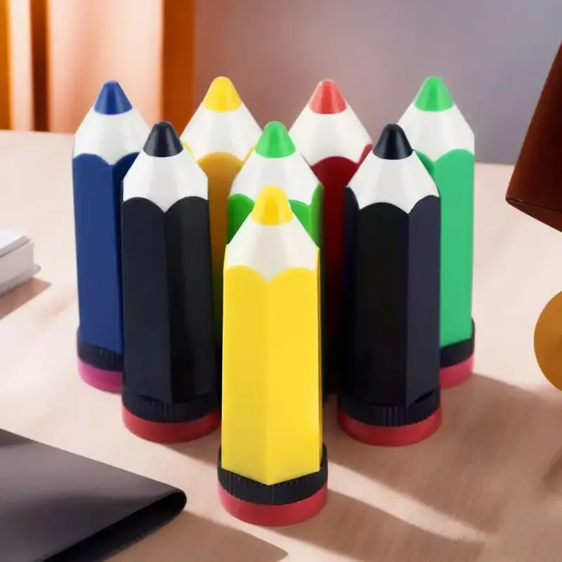 Temperamatite colorato a foro singolo a forma di matita creativa del fumetto 558A