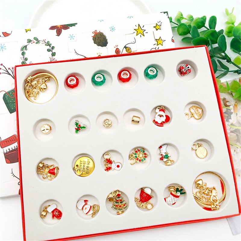 2022 Nieuwe Kerst Advent Kalender Armband Kerst Thema Diy Charm Sieraden Armband Maken Set Christmas Gift Box Voor Vrouwen