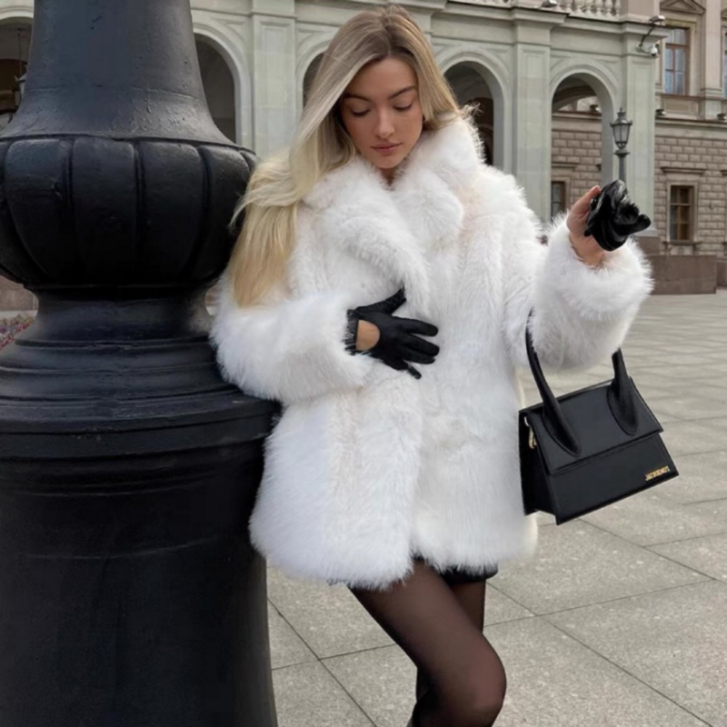 Abrigo de piel sintética para mujer, chaqueta esponjosa blanca a la moda, ropa de calle de invierno, novedad de 2023