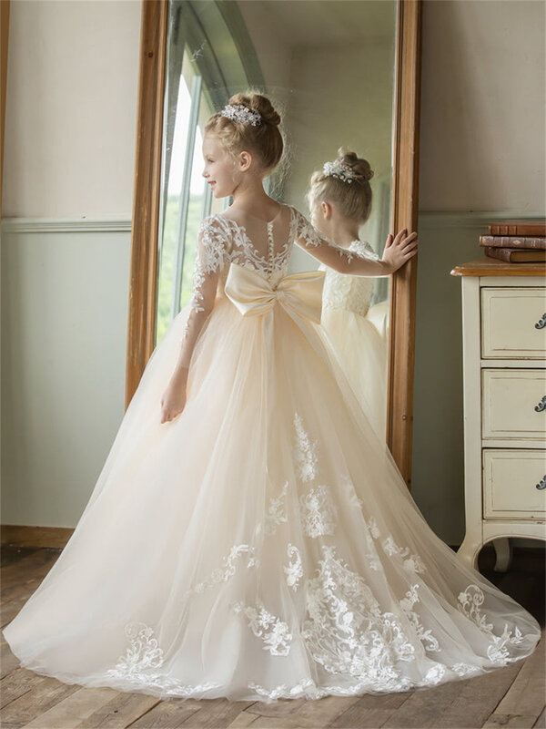 Elegante Spitze Appleques O-Ausschnitt Blume Mädchen Kleider für Hochzeit bodenlangen Puffrock Fliege Illusion Langarm Ballkleid
