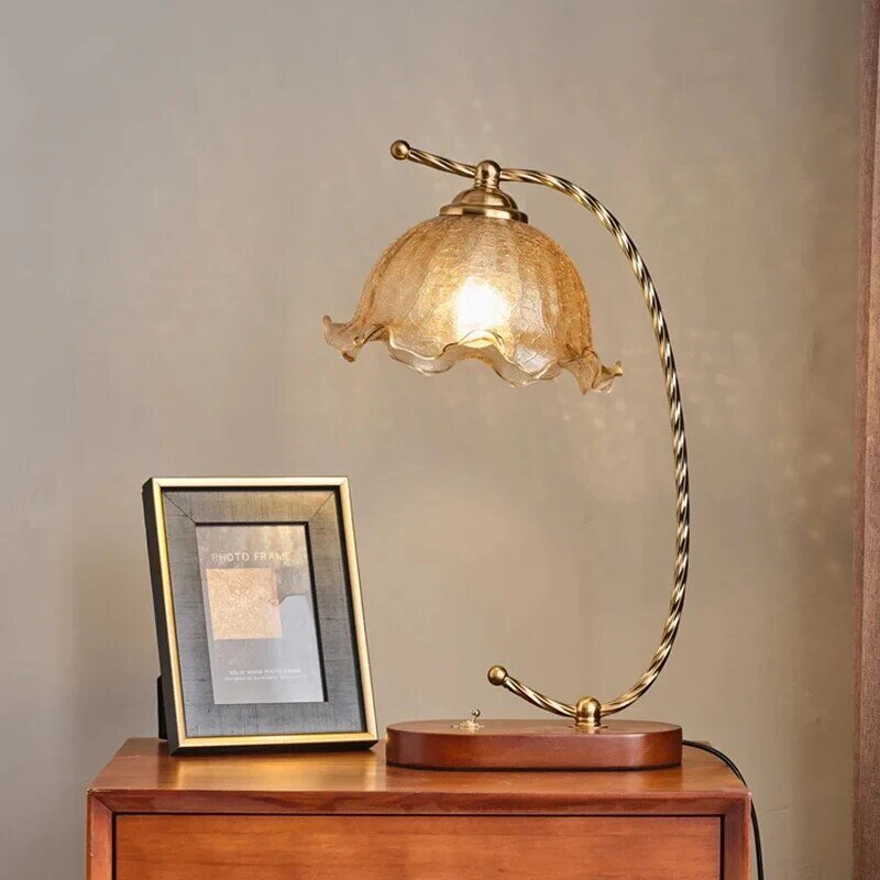 Стеклянная настольная лампа в стиле ретро, декоративный прикроватный светильник для спальни, гостиной, дома, ночник для чтения