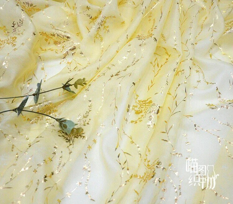 Tissu en mousseline de soie bronzante au mètre pour robes Hanfu, textile imprimé fleur de prunier, vêtements de bricolage, couture fine, fleurs douces d'été