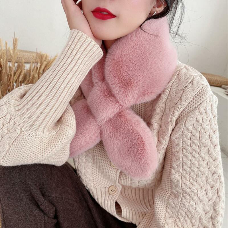 ผ้าพันคอผู้หญิงผ้าพันคอคอพู่ขนกระต่ายเทียมให้ความอบอุ่นหนาสีพื้นสำหรับจัดเลี้ยงในฤดูหนาว