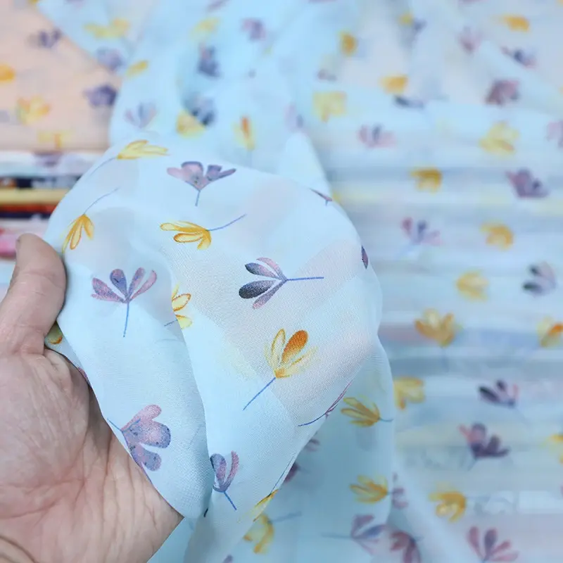 ผ้าชีฟองพิมพ์ลาย75D ตามมิเตอร์สำหรับชุดกระโปรงเสื้อเชิ้ตเสื้อเชิ้ตงานเย็บดอกไม้ฤดูร้อนผ้านุ่มสีฟ้าบางๆแบบ DIY