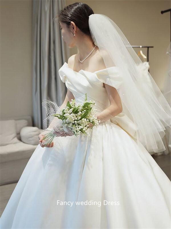 Fancy Elegant Korea Off Shoulder Wedding Dress Photography Short Sleeve Satin Pleats Main Bridal Dresses Floor Length 웨딩드레스