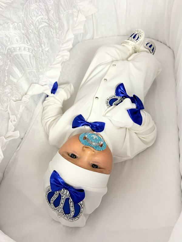 Dollbling 로얄 블링 쥬얼리 왕관 선물 의류 세트, 웰컴 홈 아기 롬퍼 벙어리 장갑 보넷 잠옷 복장, 4 개 레이어