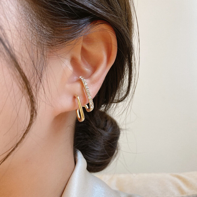LATS 2022 Neue Design Unregelmäßigen U-förmigen Gold Farbe Ohrringe für Frau Koreanische Kristall Modeschmuck Ungewöhnliche Zubehör Mädchen