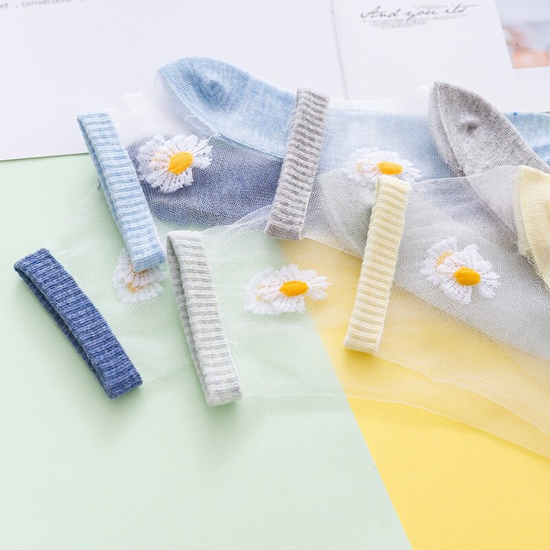 1 Pairs Summer Ultrathin Women Socks Transparent Silk Korean Style Small Daisies Ankle Socks For Female
