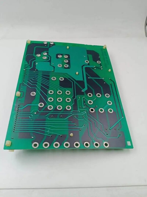 Test de circuit imprimé des systèmes Fanuc d'occasion A16B-1100-0240 ok