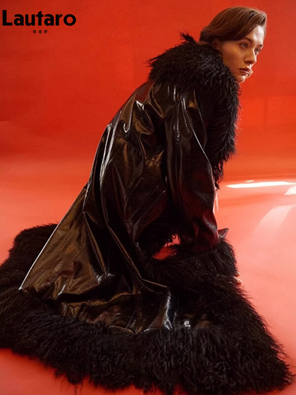 Lautaro wiosenne jesienne z długim rękawem czarny błyszczący Patent Pu płaszcz skórzany kobiet z fałszywym wykończone futrem luksusowy projektant moda europejska odzieży
