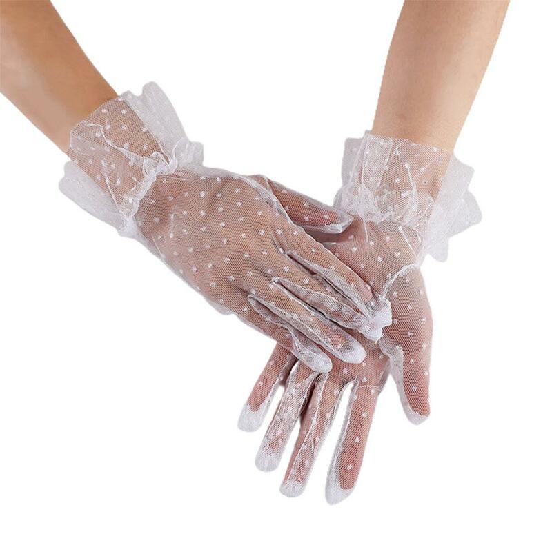 ถุงมือลูกไม้เซ็กซี่สำหรับผู้หญิง1คู่ถุงมือลายจุดโปร่งใสงานปาร์ตี้ผ้าตาข่ายหรูหราถุงมือโปร่งสไตล์ B7M2ถุงมือสั้นสำหรับคลับเต้นรำ