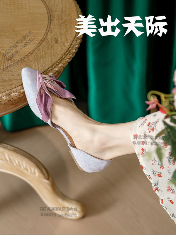 Sandálias de salto baixo para mulheres, estilo perfumado, sola macia, sapato único, nicho de design, pequeno, macio, novo, verão