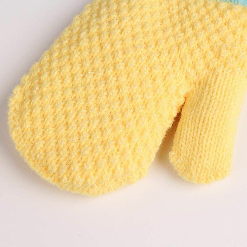 Зимние плюшевые мягкие милые детские перчатки с подвесным воротником плотные теплые вязаные варежки для детей 2-6 лет