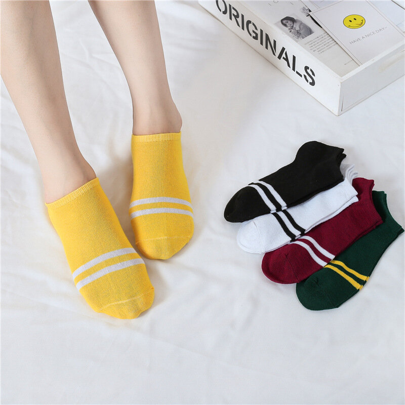 Meias de algodão macio para mulheres, tornozelo meias com design tarja cartoon, respirável, casual, esportes, para meninas