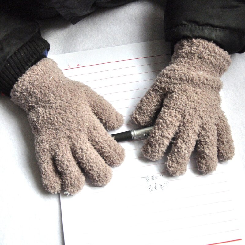 Детские перчатки, зимние детские плотные варежки из кораллового флиса, детские плюшевые варежки с полными пальцами, мягкие перчатки для письма, сохраняют тепло для детей 5-11 лет