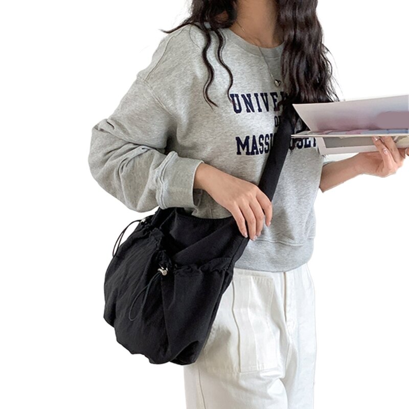 กระเป๋าสะพายไหล่มีเชือกรูดจีบกระเป๋าอเนกประสงค์ความจุขนาดใหญ่กระเป๋าไนลอนสำหรับเด็กผู้หญิง