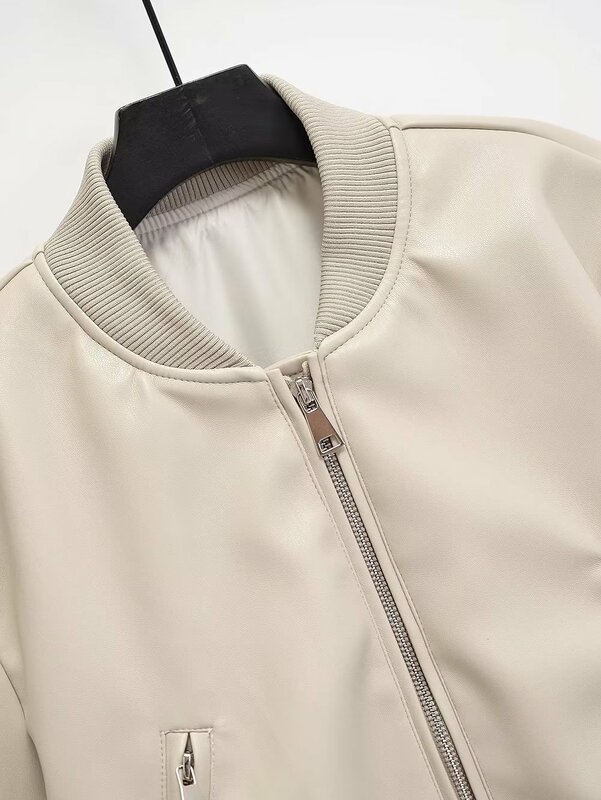 女性のためのイミテーションレザーのジャケット,新しい,ヴィンテージスタイルのトップ,ファッショナブル,2色,ベージュと黒,2023