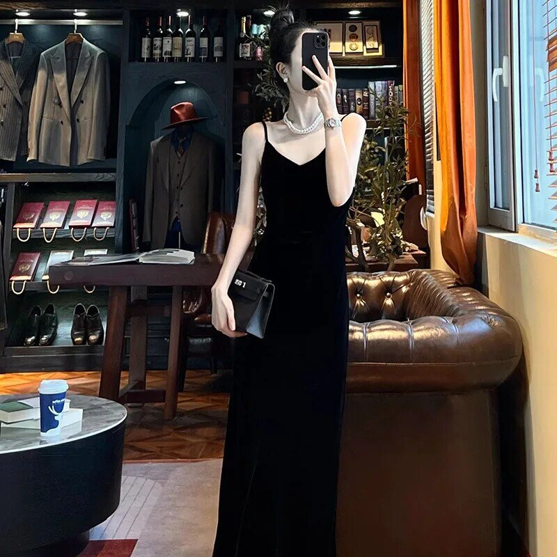 Новинка Осень 2023, вельветовое вечернее платье черного цвета в ретро-стиле с драпировкой и длинными подтяжками
