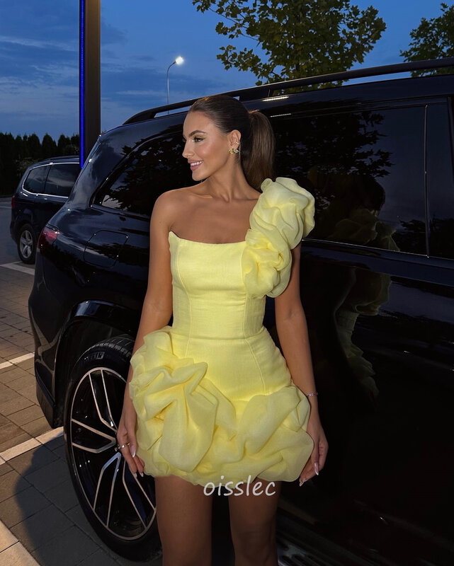 Oisstec gaun Homecoming kuning anak perempuan gaun pesta malam Mini gaun Prom satu bahu lipit motif bunga 2024 jubah de Soiree
