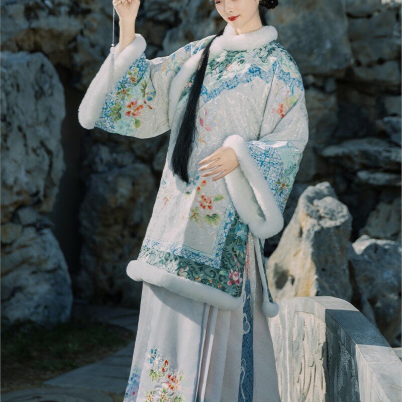 Qing and han-女性のフリース裏地付き厚手のドレス,若いファッション,斜めのアンティーク衣類,王朝の市松模様,秋,冬