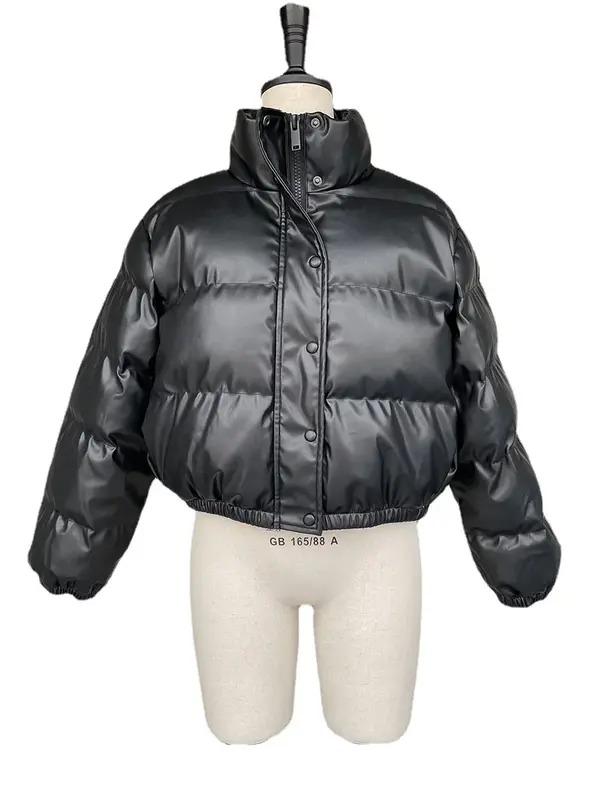 Jaket kulit PU wanita, jaket parka pendek tebal hangat mode hitam, jaket katun ritsleting elegan untuk musim dingin