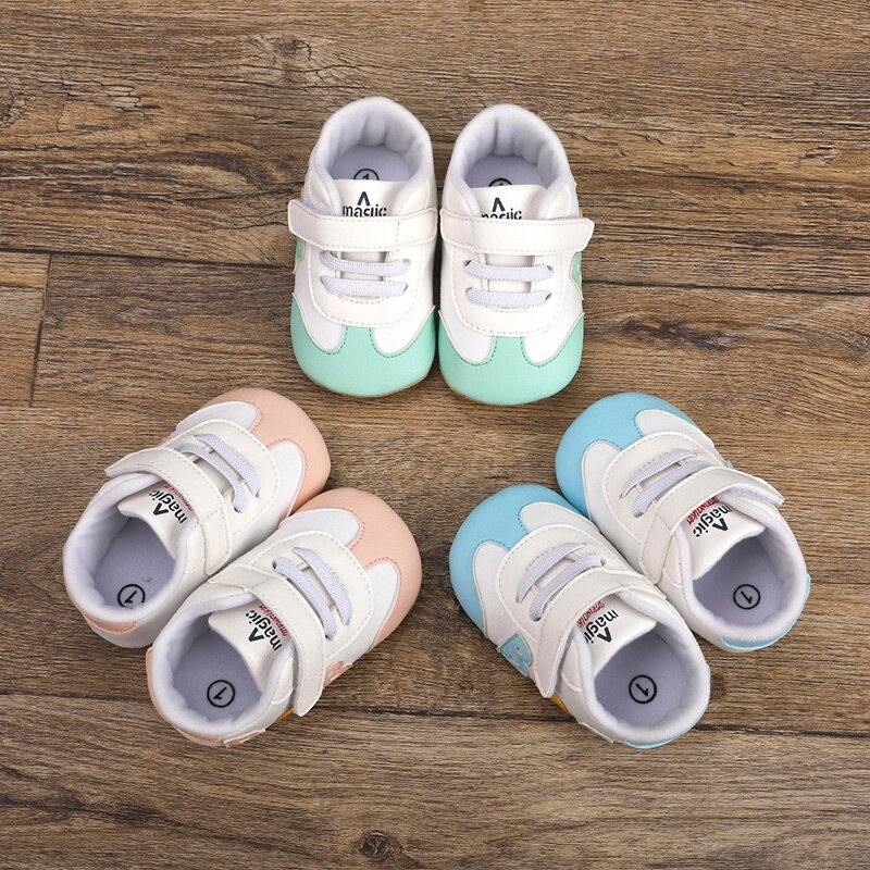 Sapatos casuais antiderrapantes com sola macia para bebê, estilo esportivo retrô, design splicing sense, sapato bonito, moda primavera-verão