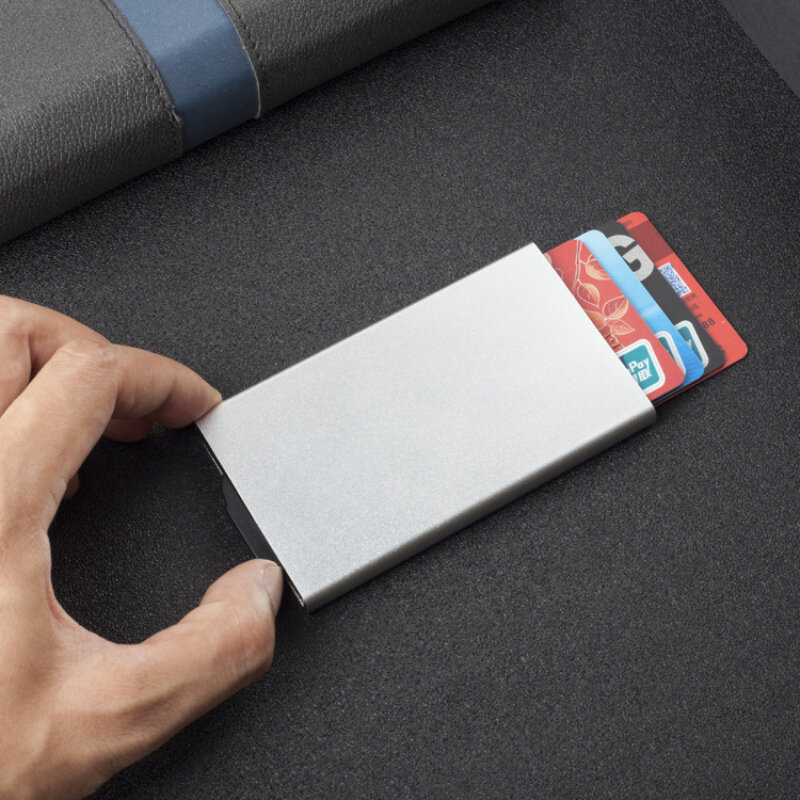 LOGO grawerowane laserowo etui na karty kredytowe mężczyźni Slim Anti ochrony identyfikator podróży posiadacz karty kobiet portfel Rfid metalowy na kartę przypadku