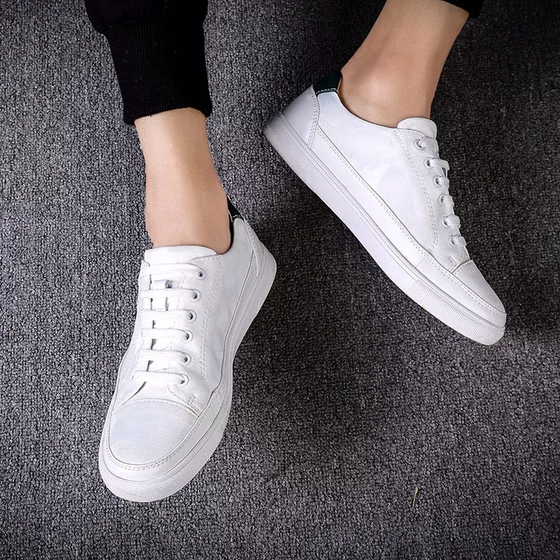 Scarpe bianche piccole da donna versatili in vera pelle 2024 nuove scarpe da tavola Casual sportive piattaforma Sneakers primavera/autunno