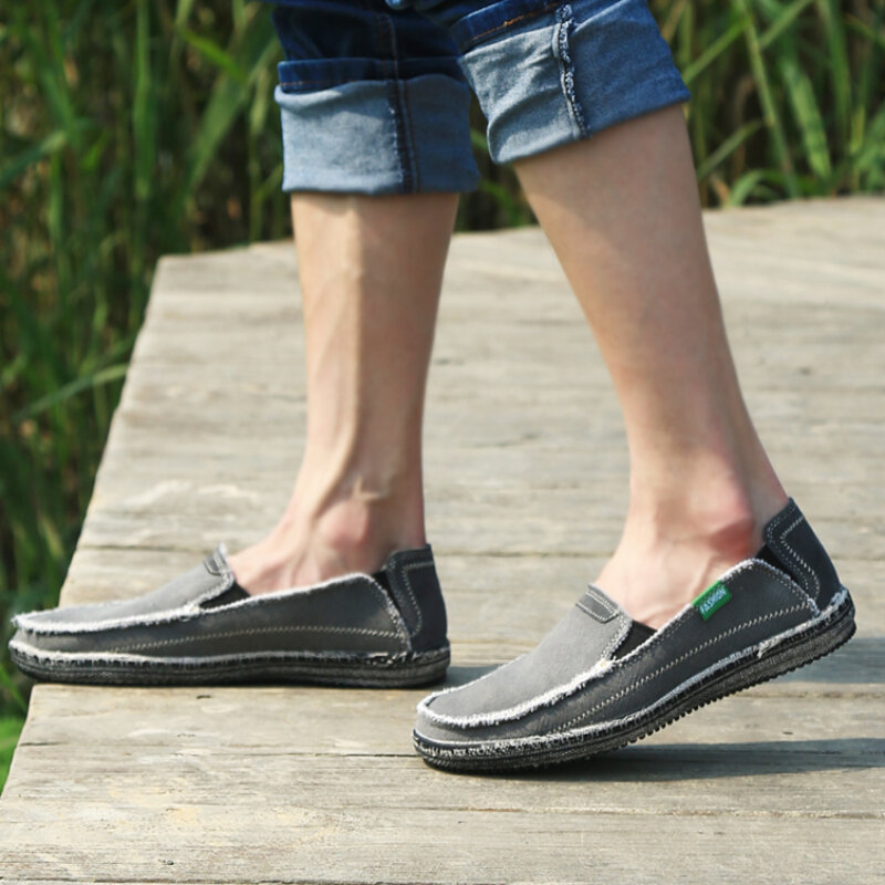 عالية الجودة الرجال جلد طبيعي الانزلاق على Sheos غير رسمية 2023 جديد تنفس حذاء مسطح للرجال في الهواء الطلق ضوء الذكور قماش الأحذية