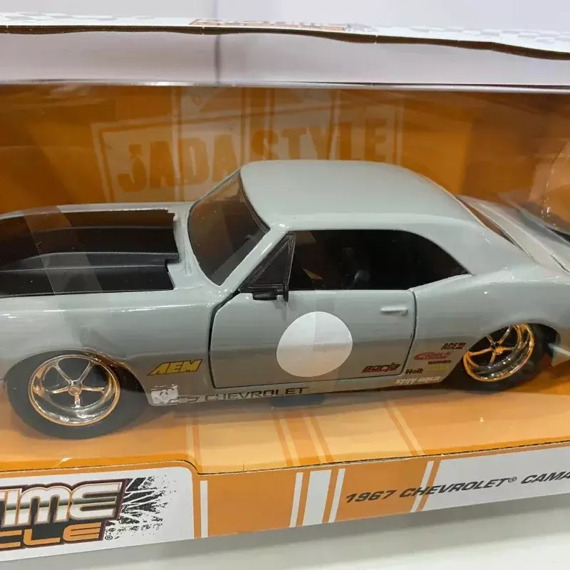 Jada 1:24 1967 Chevrolet camaro High Simulation Diecast Car Metal Alloy Model Car Toys for Children Gift Collection
