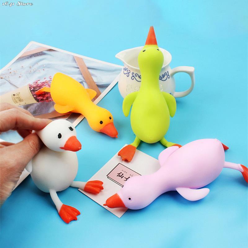 Neue 1pc Enten form Spielzeug Bounce und Dekompression große weiße Gans Cartoon Form Drucken tlastung Ente Lala Ente zufällige Farbe
