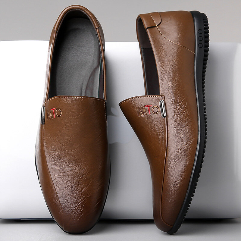 Designerskie nowe jasno usta w jednolitym kolorze męskie mokasyny wiosenno-jesienne płaskie wsuwane skórzane męskie buty