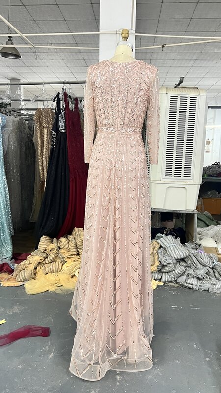 Gorąca wyprzedaż różowa syrenka elegancka z okrągłym dekoltem długie rękawy suknie wieczorowe luksusowe 2024 z koralikami na przyjęcie damskie LA71696 najlepsza cena