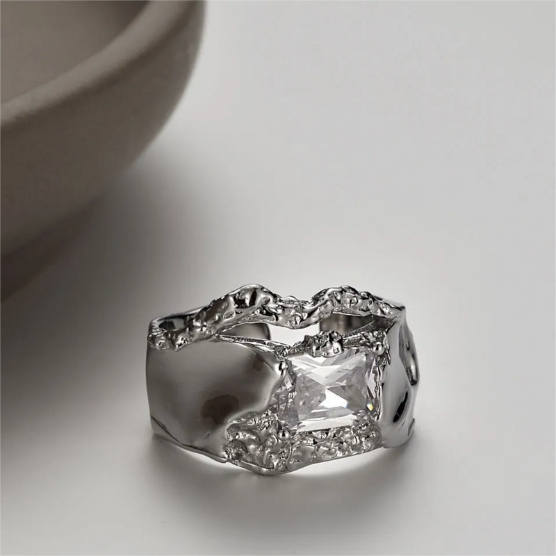Neue 2023 Vintage Mode Persönlichkeit Weiß Kristall Ring Unisex Einfache Offenen Ring Bankett Schmuck Zubehör Geschenk