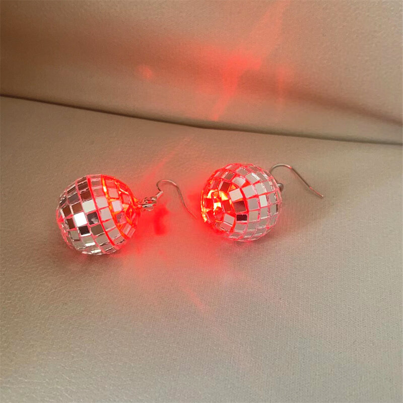 Pendientes LED de bola de discoteca con luces de colores para mujer, aretes divertidos de neón, lámparas nocturnas para fiesta de Club, regalos de Festival