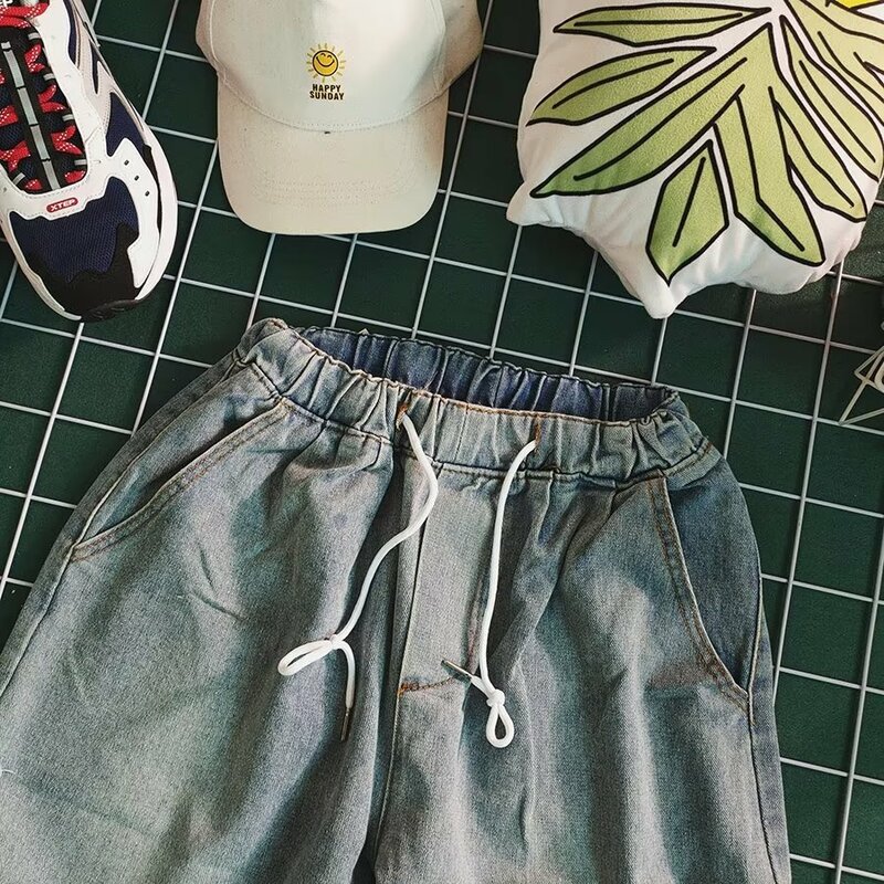 Shorts jeans casual com cordão masculino, streetwear solto, moda coreana, verão, 2024