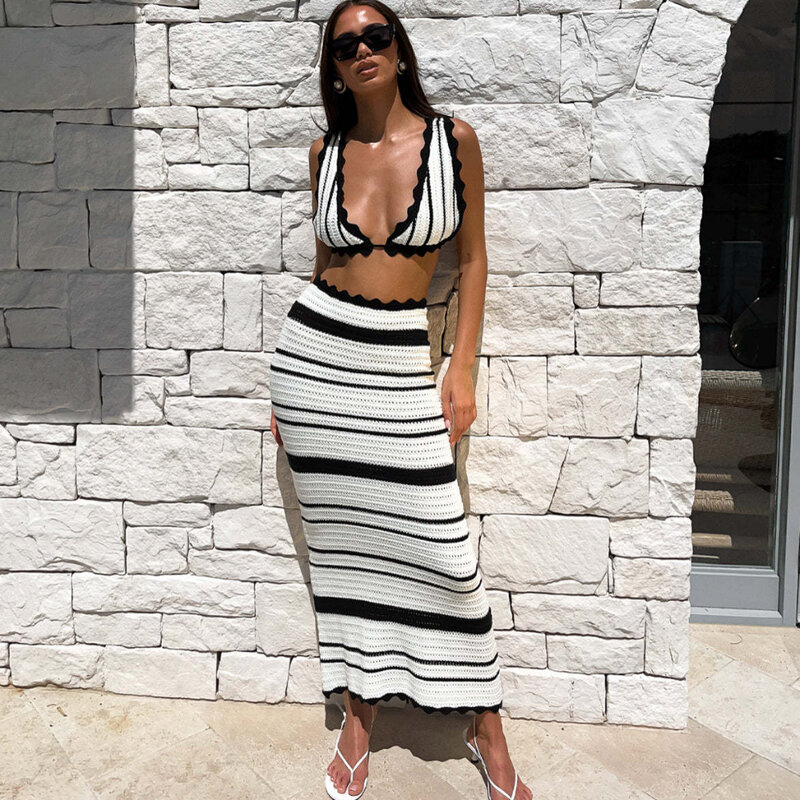 Set gonna da spiaggia lavorata a maglia estiva donna Sexy Backless Slim abiti bohémien Fashion Striped Holiday Set a due pezzi 2024 Beachwear